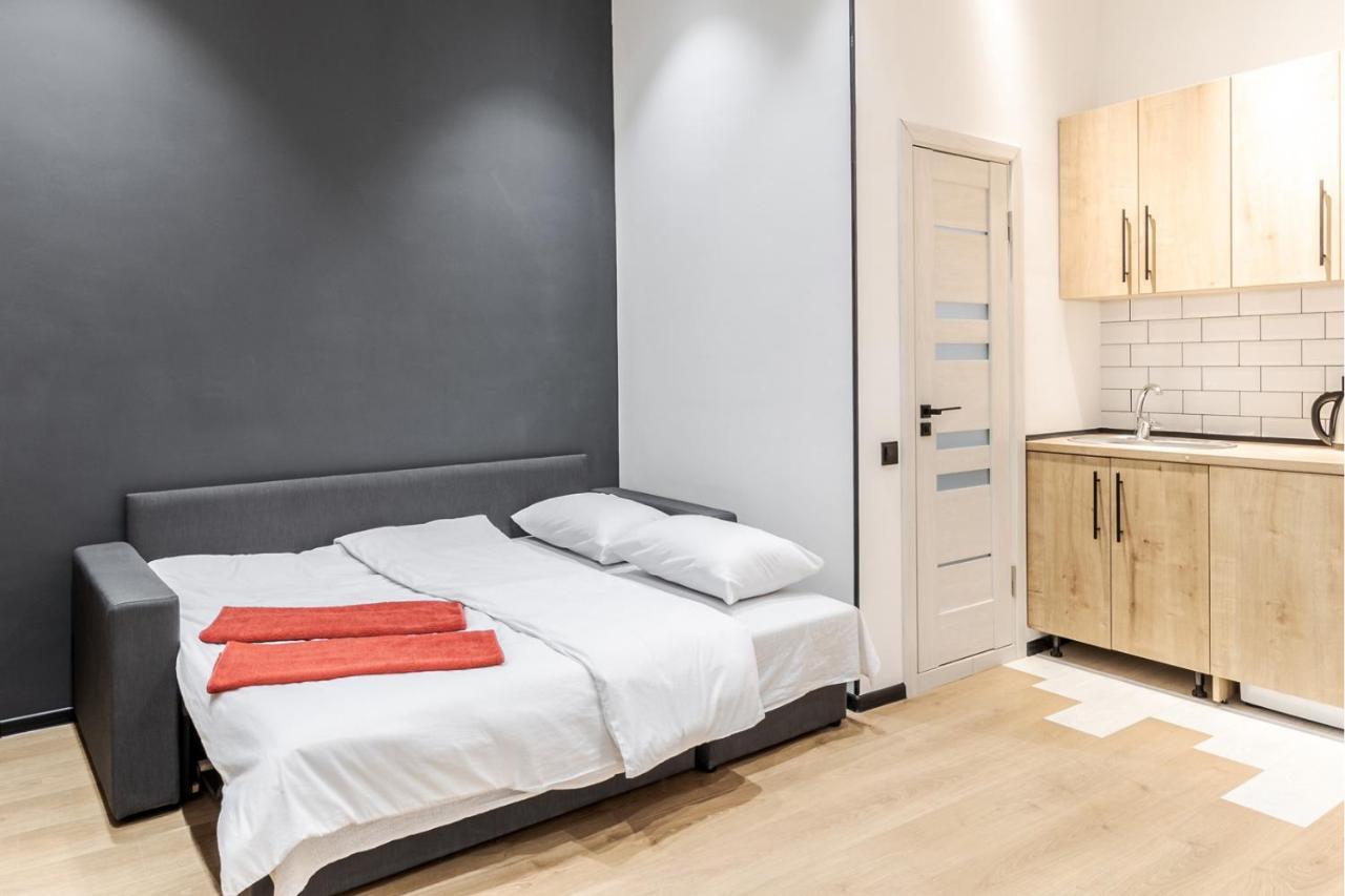 Modern Apartment In The Old City リヴィウ エクステリア 写真