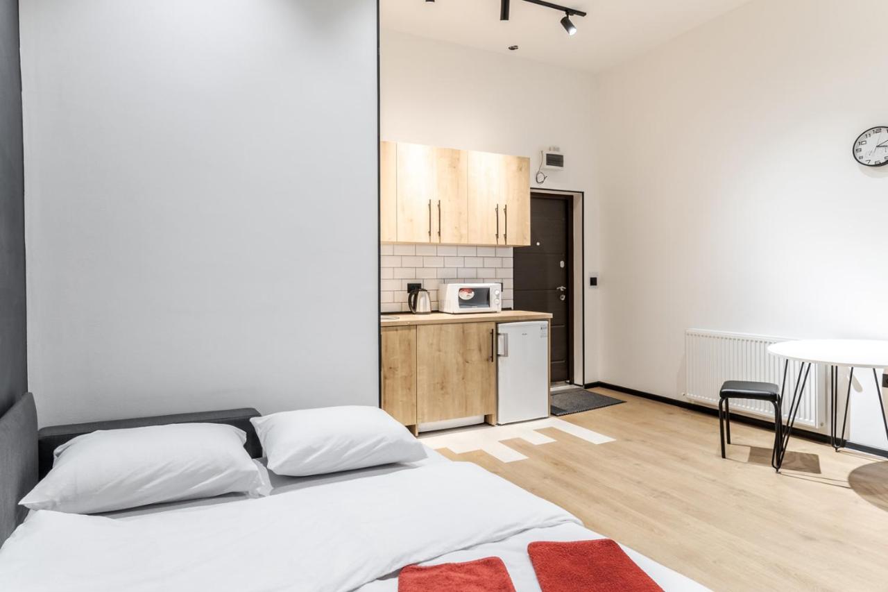 Modern Apartment In The Old City リヴィウ エクステリア 写真